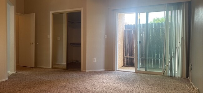 Building Photo - 10704 Sunset Canyon Dr