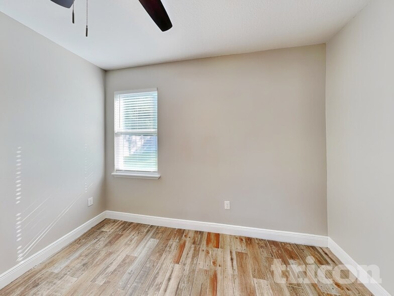 Building Photo - 3321 Buttonwood Ave