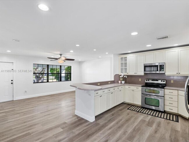 Building Photo - 8 SW 11th St