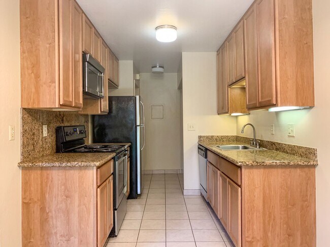 Building Photo - Comfortable Single-Level Living in a Prime Los Gatos Location