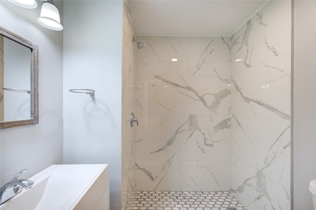 Building Photo - 4545 Bricker St