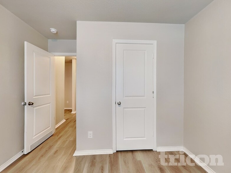 Building Photo - 9720 Marbach Brk