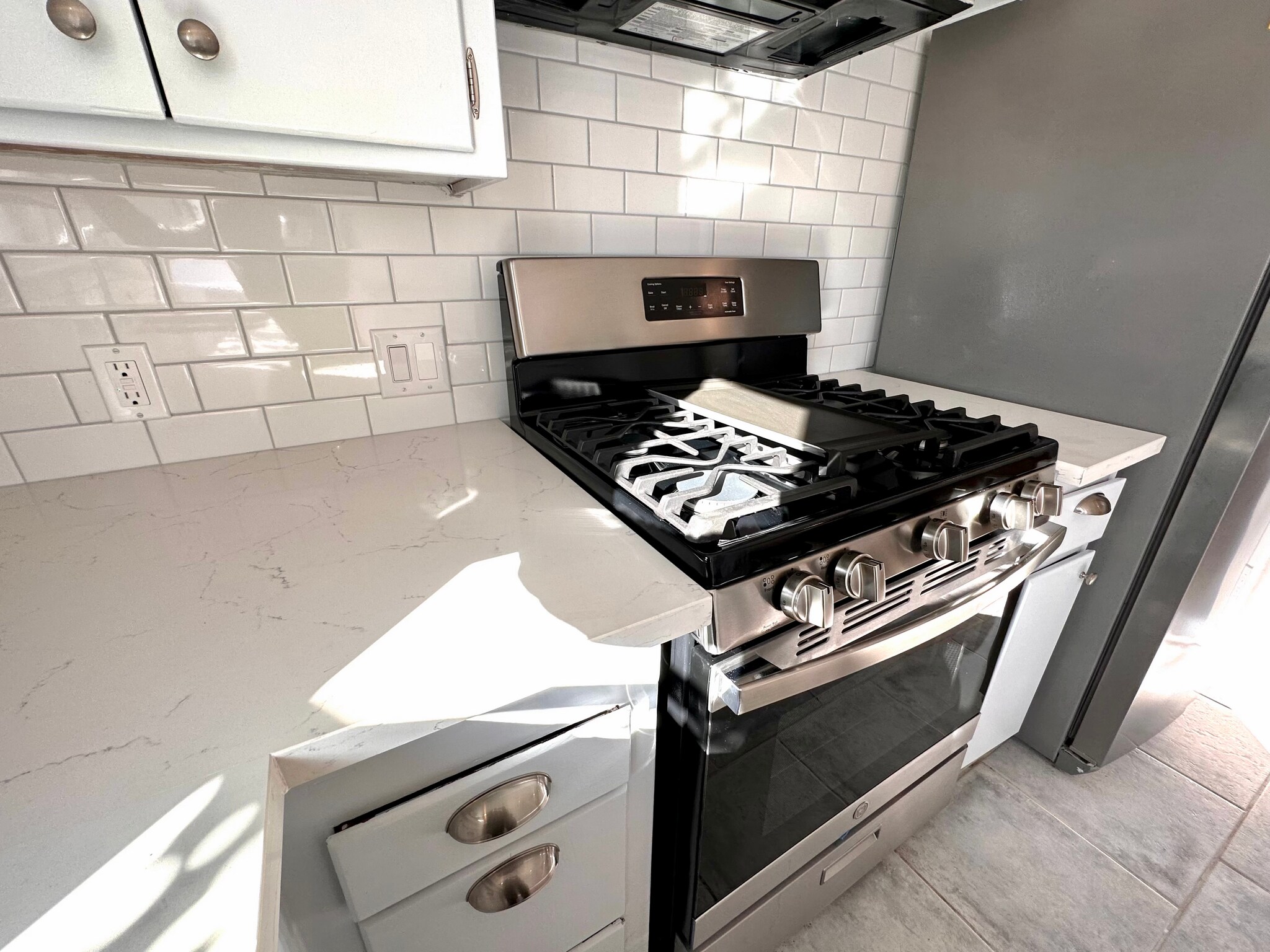 Building Photo - 10662 Shoshone Ave