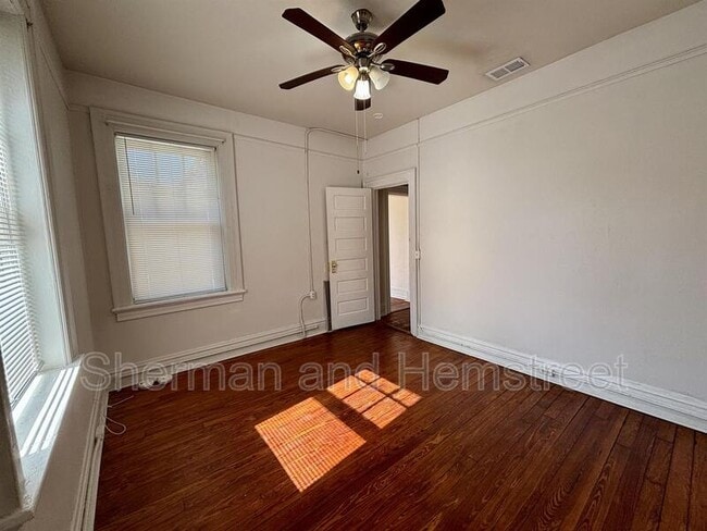 Building Photo - 320 Third Street