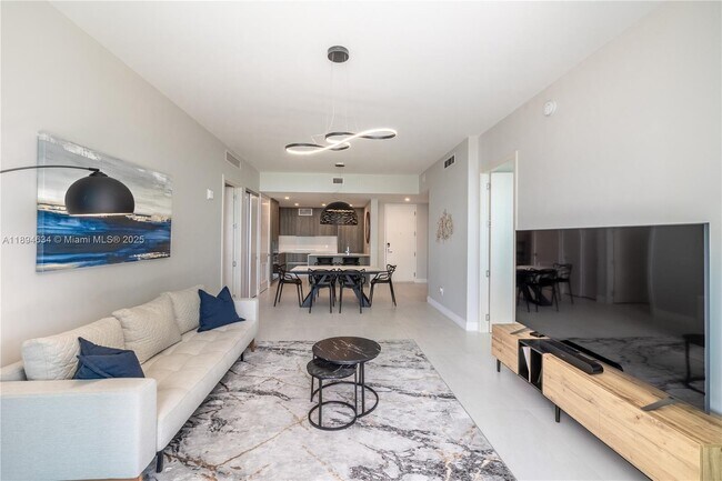 Building Photo - 17550 Collins Ave