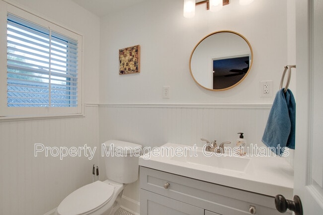 Building Photo - 805 Rison Ave NE