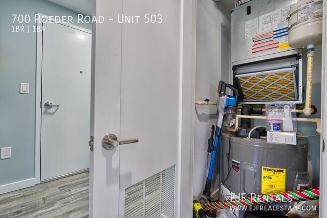 Building Photo - 700 Roeder Rd