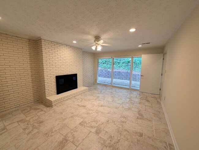 Building Photo - Beautiful Ranch Home in East Cobb's Indian Hills Subdivision!