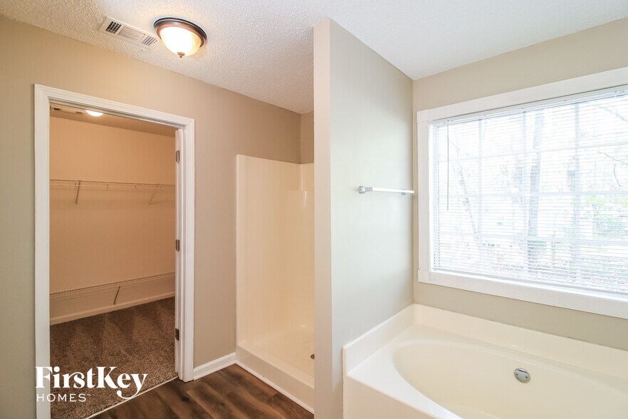 Building Photo - 531 Judith Court.