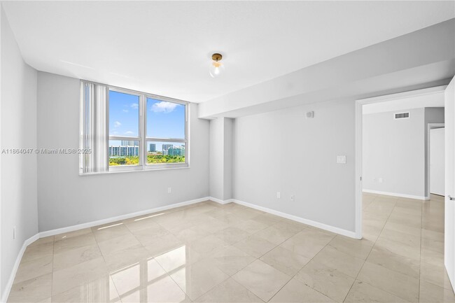 Building Photo - 19501 W Country Club Dr