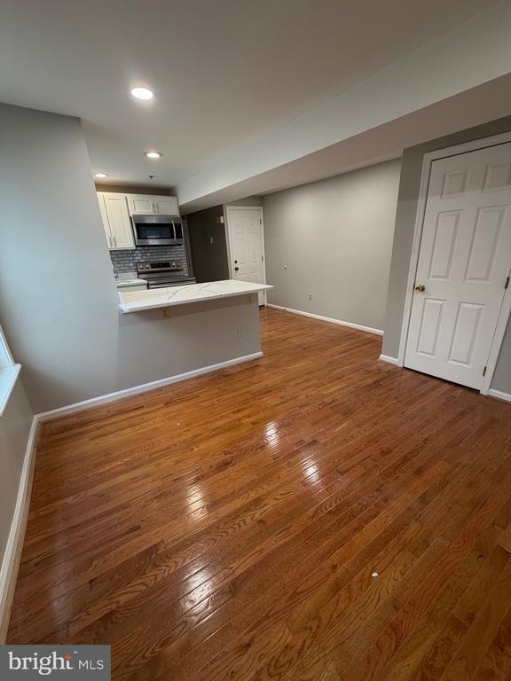 Building Photo - 1458 Riverside Ave