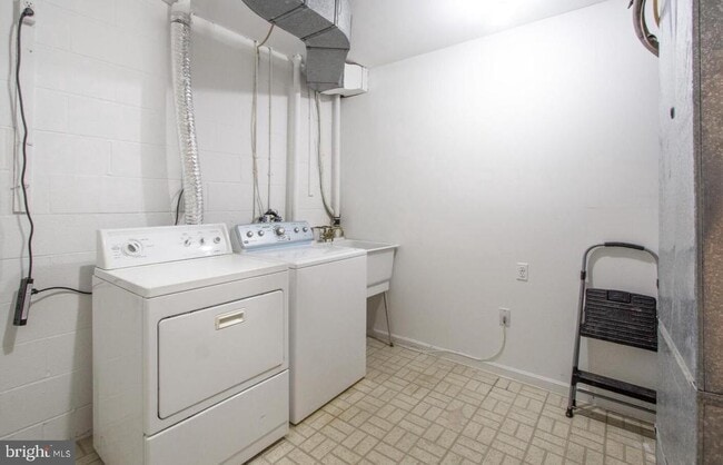 Building Photo - 7862 Heatherton Ln