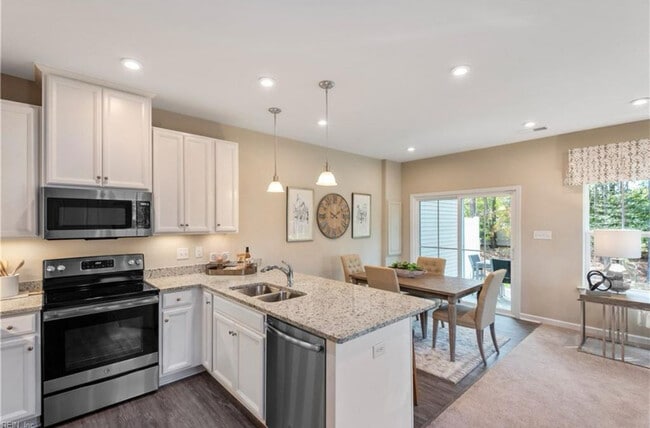 Building Photo - 135 Stegg St