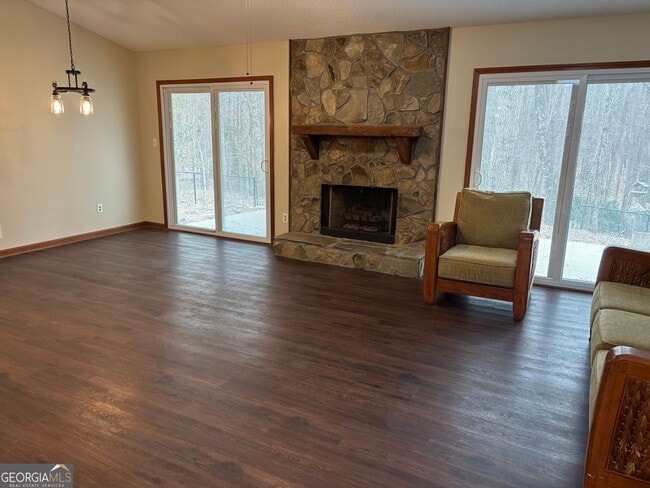 Building Photo - 332 Brooke Wood Dr