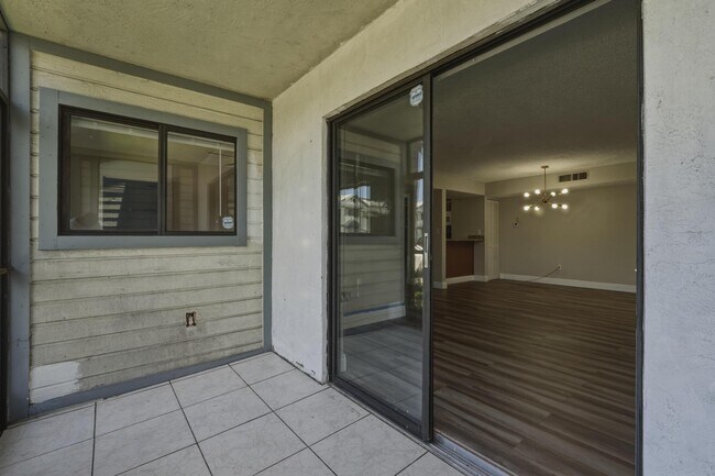 Building Photo - 468 NE 206th Ln