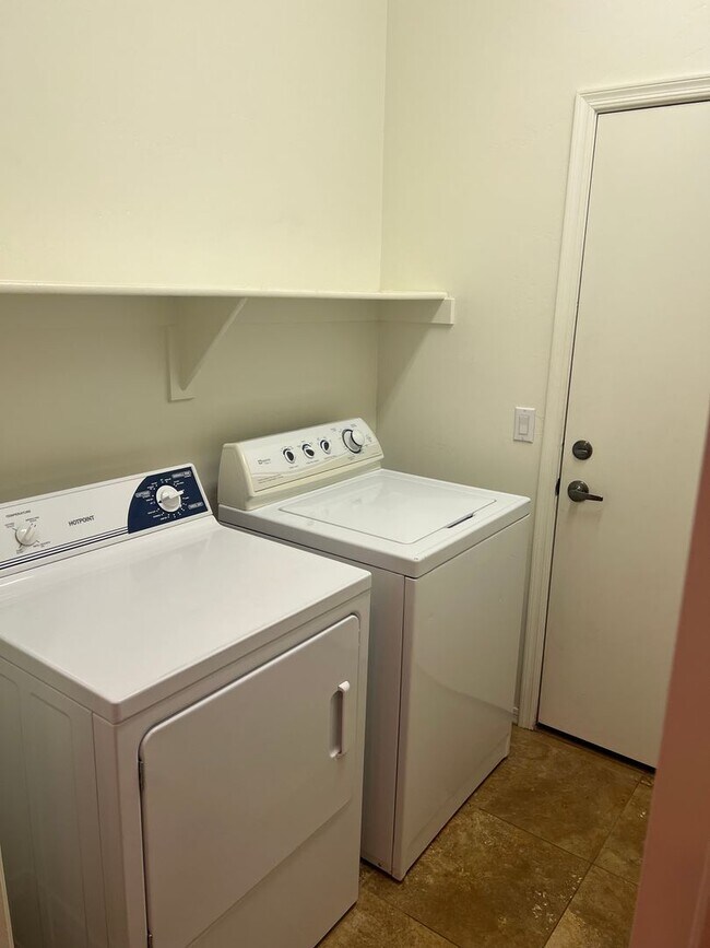 Building Photo - Unfurnished, 1-year long-term rental