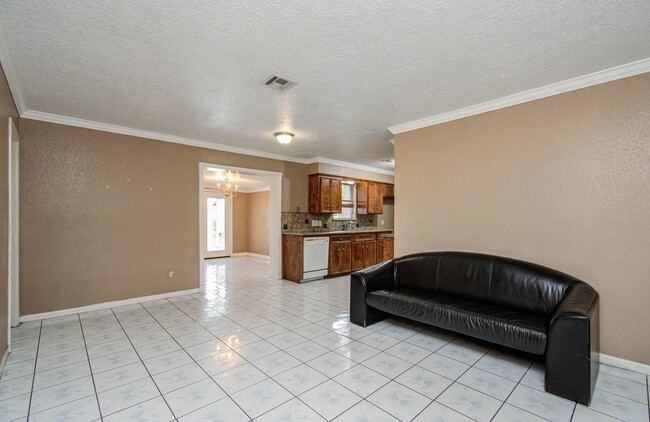 Building Photo - 2508 Grape Ln