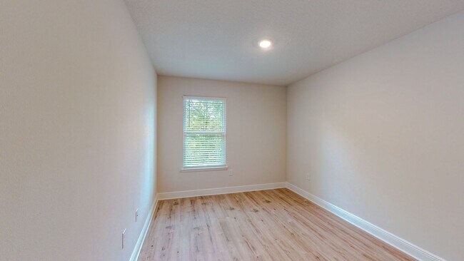 Building Photo - 3 bed 2.5 bathroom townhome in Santa Rosa Beach