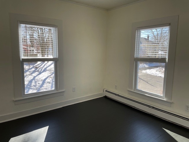 Living room - 462 N Main St