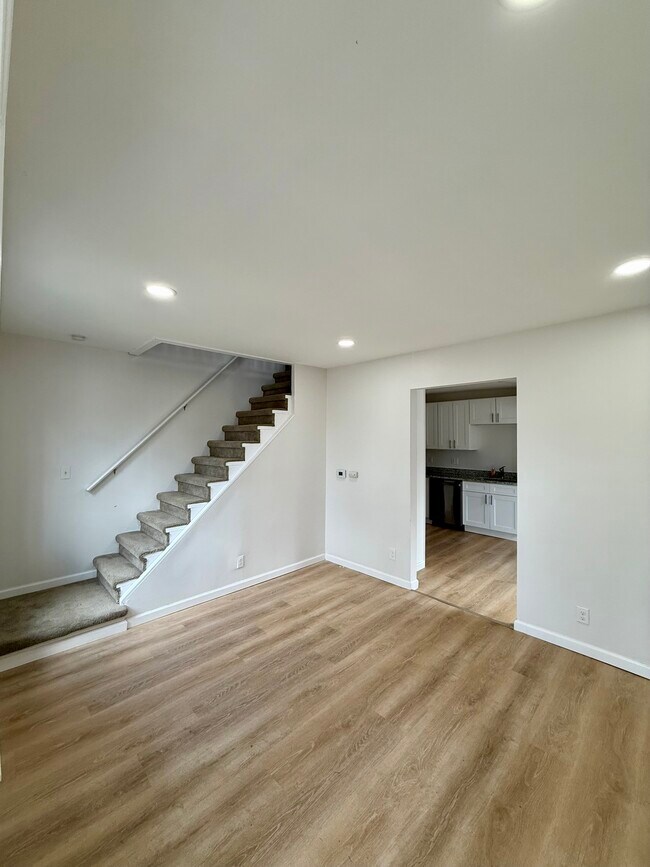 Building Photo - 224 Stratford Road