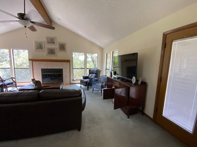 Building Photo - 5943 Cape Coral Dr