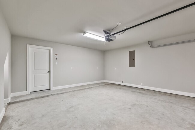 Building Photo - 10828 Brittmoore Oaks Pl