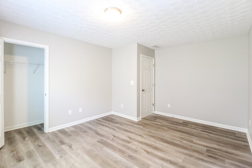 Building Photo - 75 Shadowbrooke Cir SW