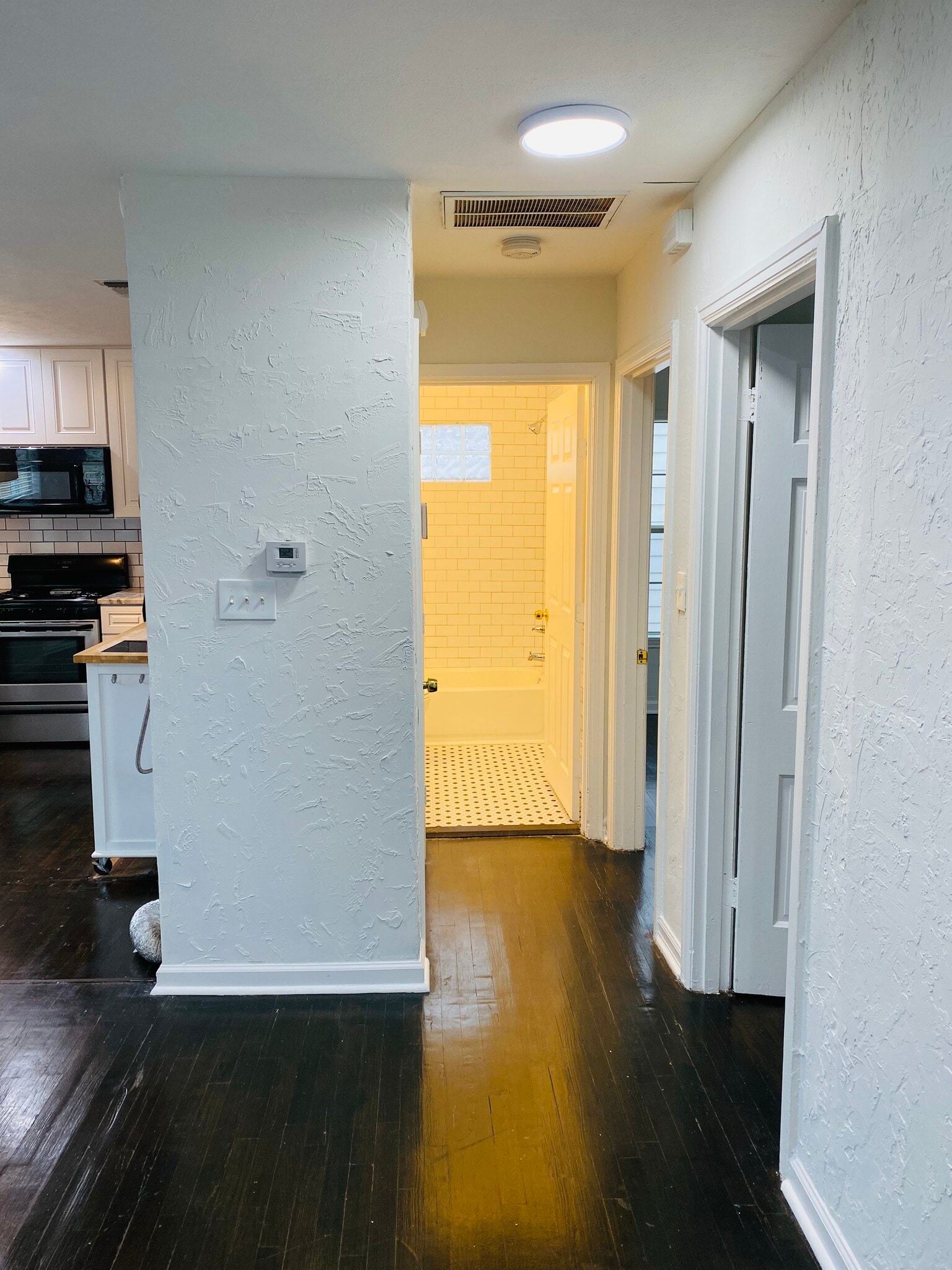 Building Photo - 4217 Donnelly Ave