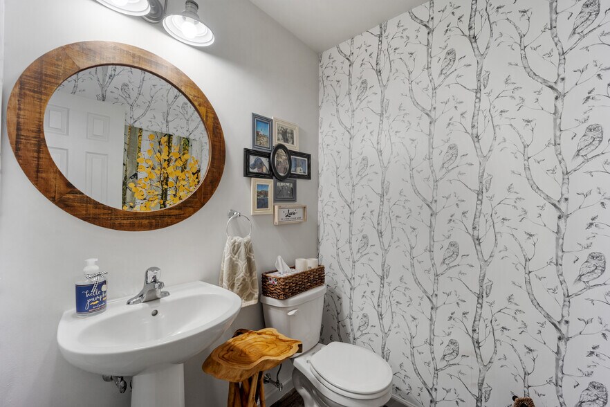 Powder Room - 3089 Goshen Dr