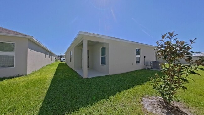 Building Photo - Beautiful New 4-Bedroom Home in Auburndale