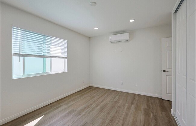 Building Photo - 143 Buccaneer Dr