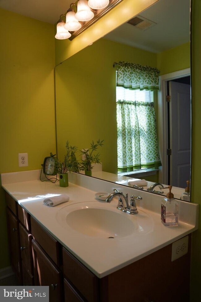 Building Photo - 59 Creekside Ct