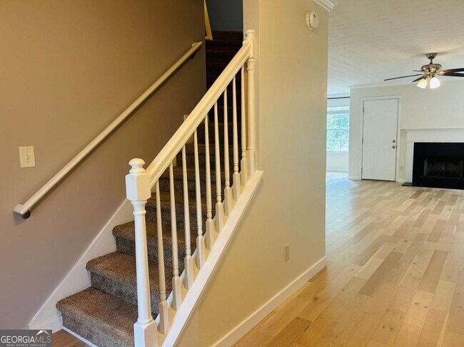 Building Photo - 5 Stony Oak Dr
