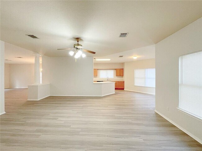 Building Photo - 2211 Little Tree Bend