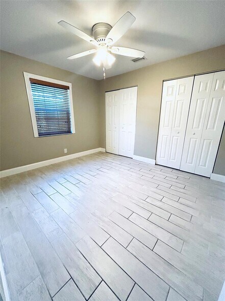 Building Photo - 1470 NW 93rd Ter