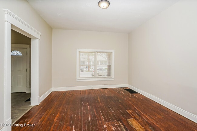 Building Photo - 3630 River Park Dr