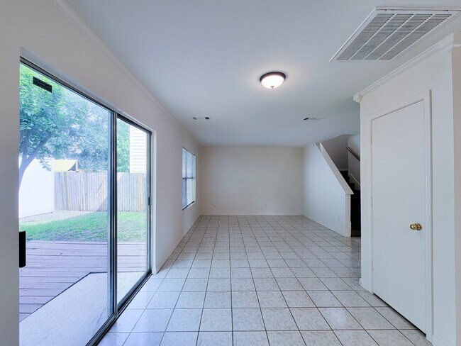 Building Photo - 11810 Rolling Stream Dr