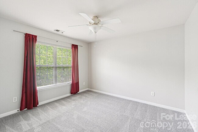 Building Photo - 14417 Laurel Tree Ln