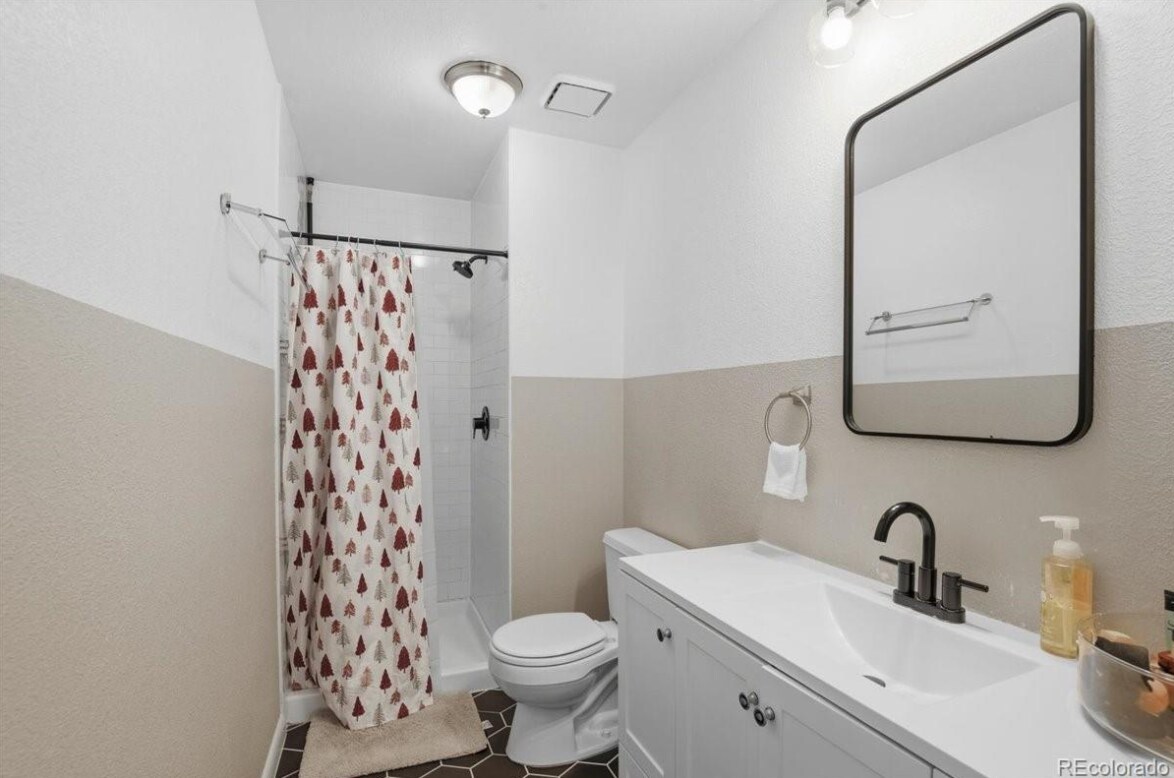 Building Photo - 63 Winona Ct