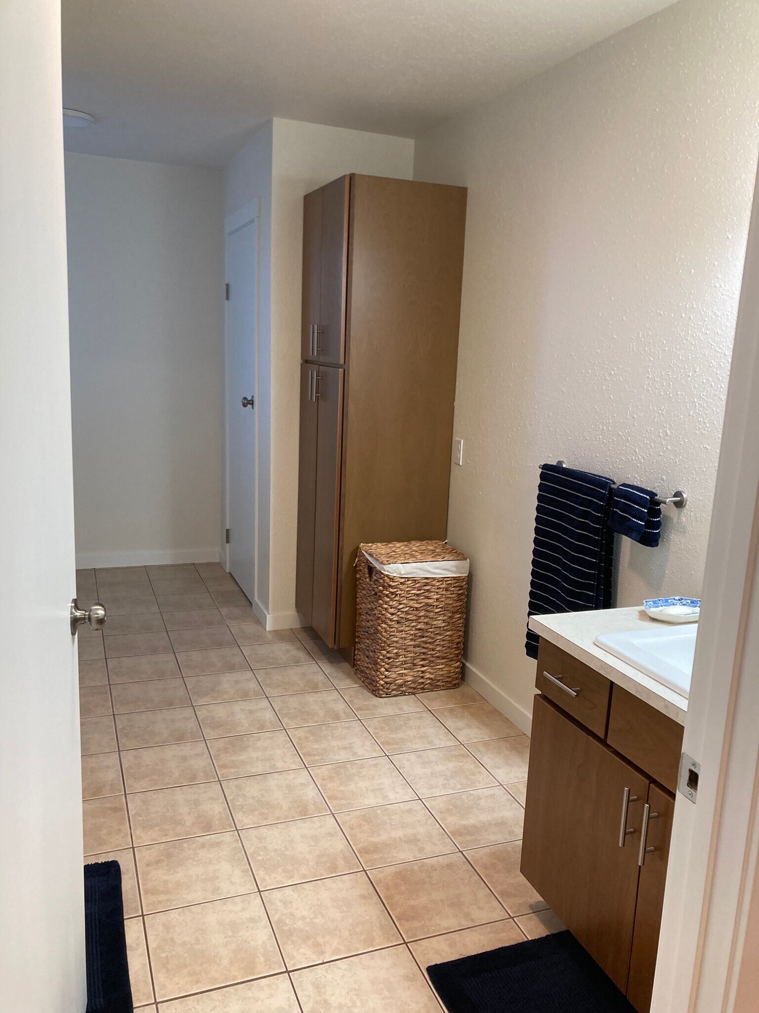 Building Photo - 14275 Avon Allen Rd