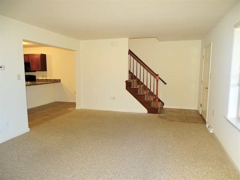 Building Photo - 150 Gable Dr