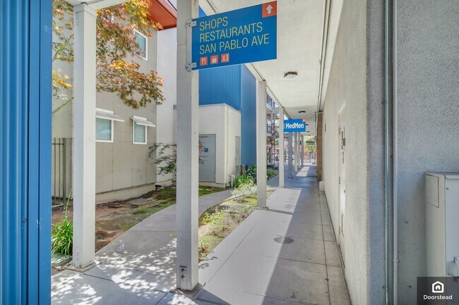 Building Photo - 1121 40th St