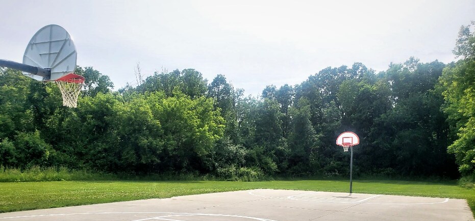 Building Photo - 82 Quail Ct