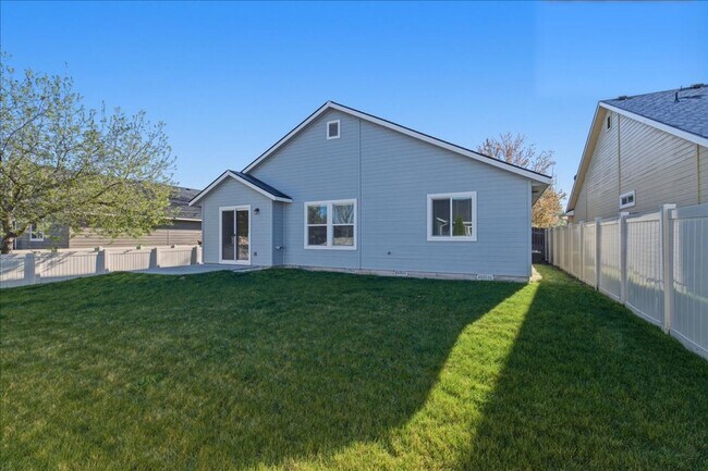 Building Photo - Single Level 3-bedroom 2-bathroom home in SW Boise