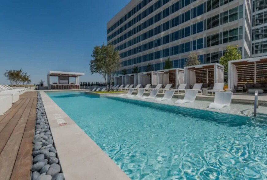 Building Photo - 617 N 12th St