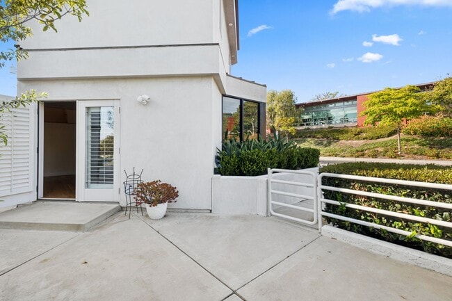 Building Photo - 721 Marigold Ave