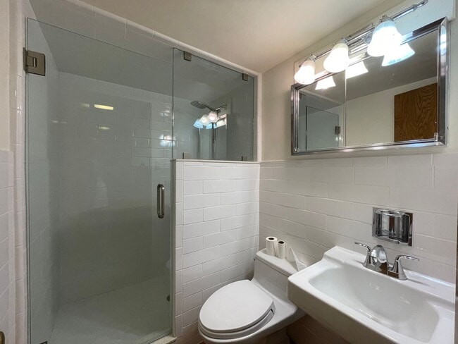 Building Photo - Gorgeous Mid-Century Modern Home Adjacent to BYU