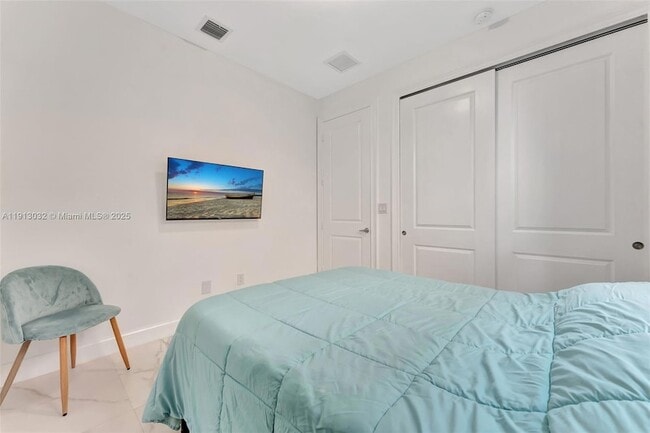 Building Photo - 407 SW 17th St