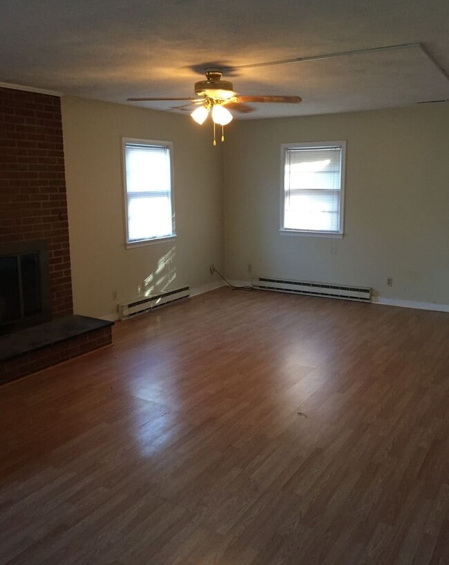 Building Photo - 400 Dorrier Dr