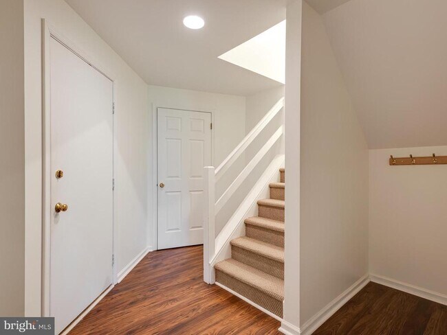 Building Photo - 109 Driftwood Ln